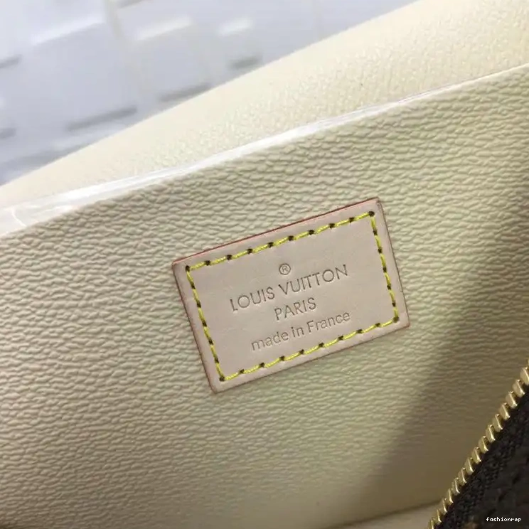 Fashionrepsfam ru LV Bags 19T1L0177 0823